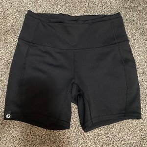 NWOT Oiselle o-mazing power shorts